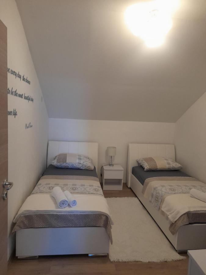 Apartment Bicanic Vir Exterior photo