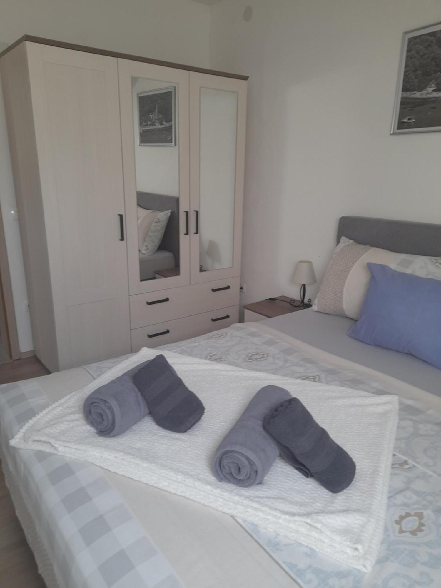 Apartment Bicanic Vir Exterior photo